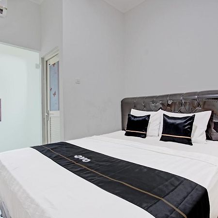Capital O 91377 Mk Prime Syariah Hotel เซอมารัง ภายนอก รูปภาพ