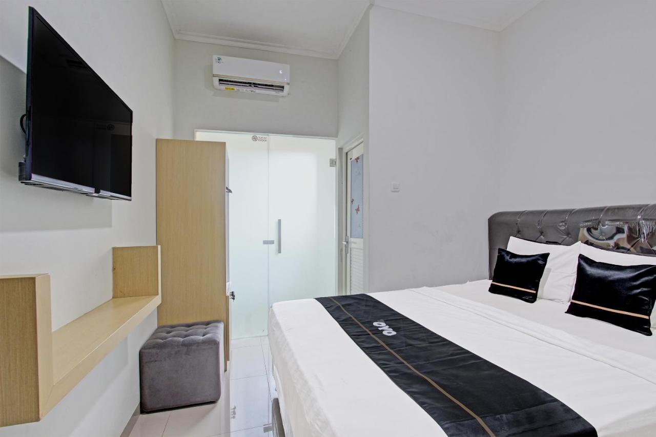 Capital O 91377 Mk Prime Syariah Hotel เซอมารัง ภายนอก รูปภาพ