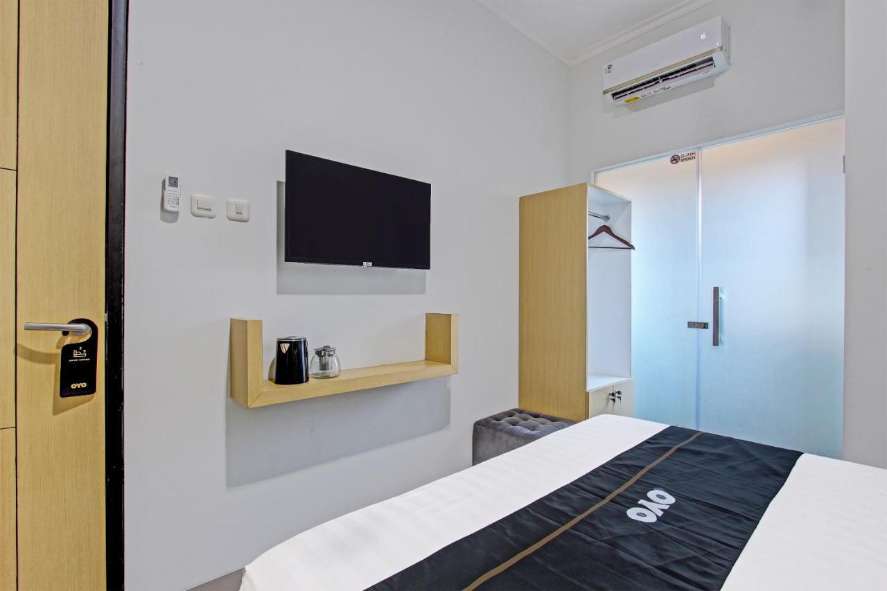 Capital O 91377 Mk Prime Syariah Hotel เซอมารัง ภายนอก รูปภาพ