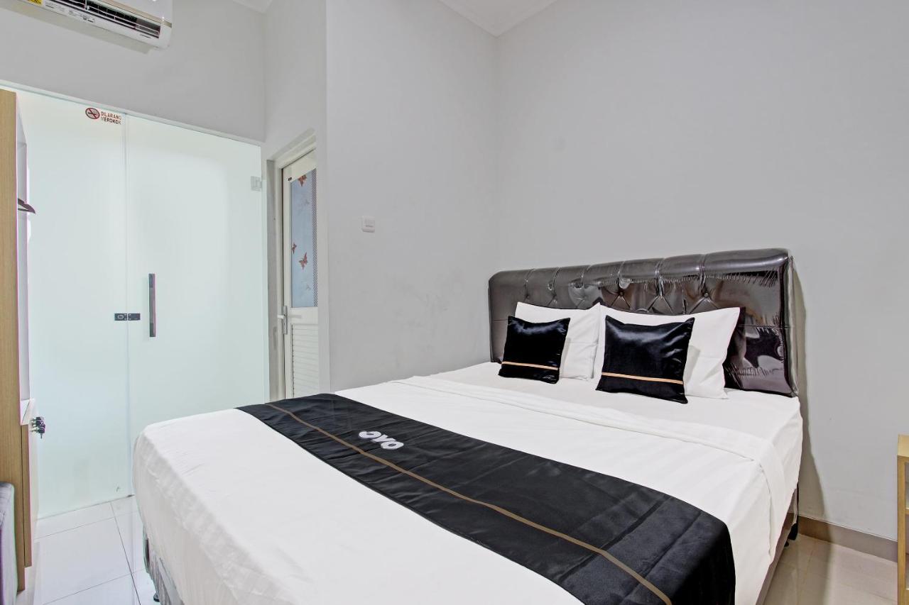 Capital O 91377 Mk Prime Syariah Hotel เซอมารัง ภายนอก รูปภาพ