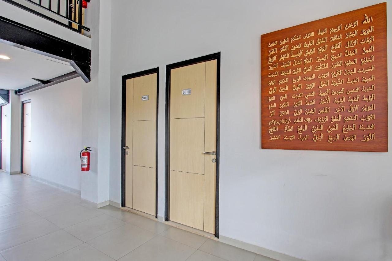 Capital O 91377 Mk Prime Syariah Hotel เซอมารัง ภายนอก รูปภาพ