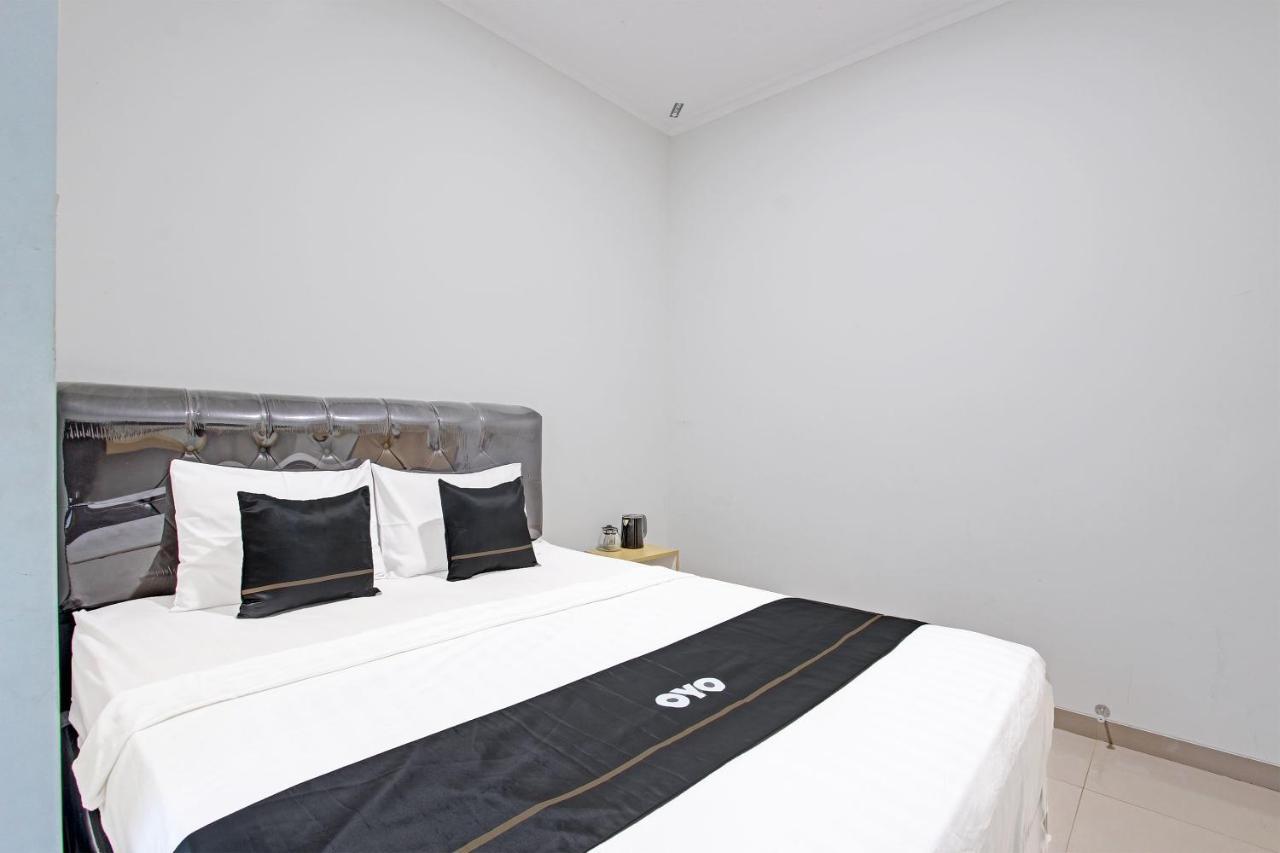 Capital O 91377 Mk Prime Syariah Hotel เซอมารัง ภายนอก รูปภาพ